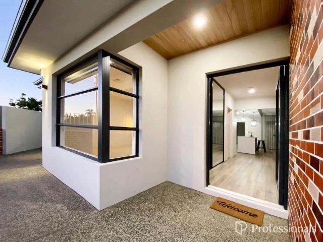 For Sale by Tom Zdunek 0488 004 363