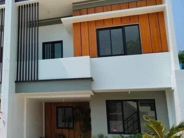 For sale: house rizal