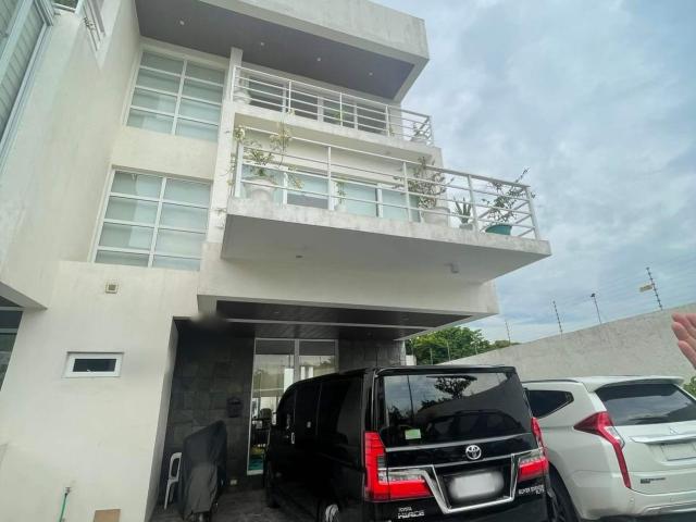 For sale: house rizal >Taguig