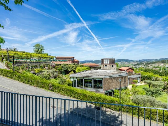 Quinta de eventos c/ 5 salões + 500 pessoas | Restaurante p/ 150 pessoas | Mobilado e equipado | Magníficos jardins c/ lagos | Guimarães