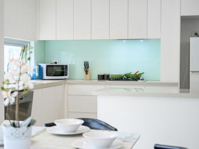 Spacious 2 Bedrooms APT in Gordon center loaction | North East Face