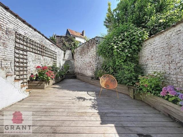 For Sale Stunning 3 bedroom single family home with a terr