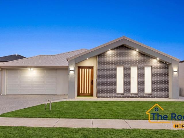 FOR SALE STYLISH, NEAR NEW FAMILY HOME IN WALLAN