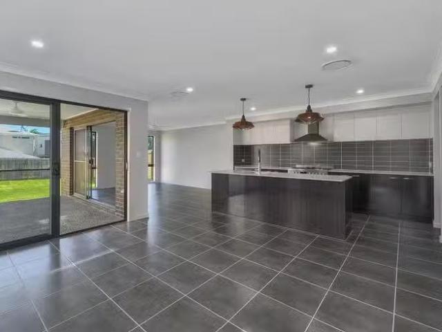 Cheap 43 Keats Street, Cannon Hill, QLD 4170