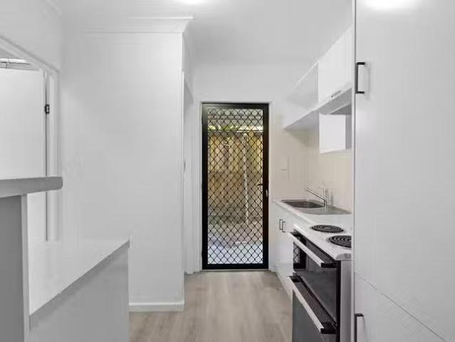 Nice 4/3 Nineteenth Avenue, Palm Beach, QLD 4221
