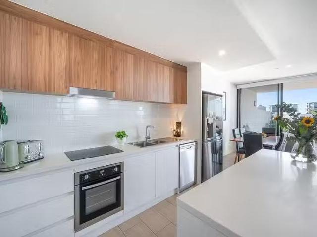 Deal! 401/9 Market Lane, Maroochydore, QLD 4558