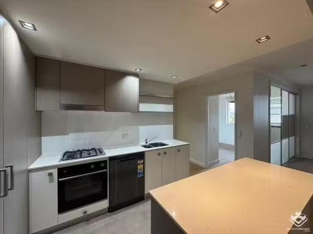 Unique 4026/3027 The Boulevard, Carrara, QLD 4211