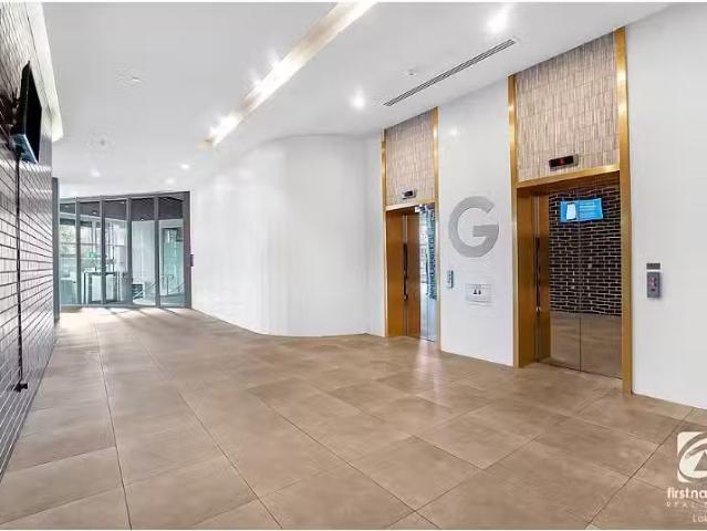 Deal! 408/188 Macaulay Road, NORTH MELBOURNE Apartment for ren.