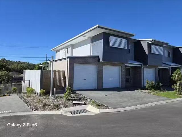 New 40/8 Taylor Place, Mackenzie, QLD 4156