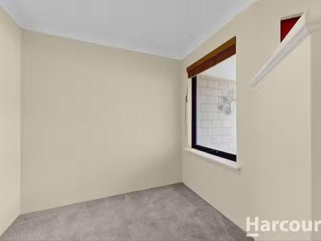 Deal! 40 Boranup Avenue, Clarkson, WA 6030