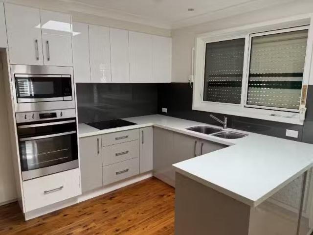 Nice 40 Brompton Road, BELLAMBI House for rent Listed by Harr.