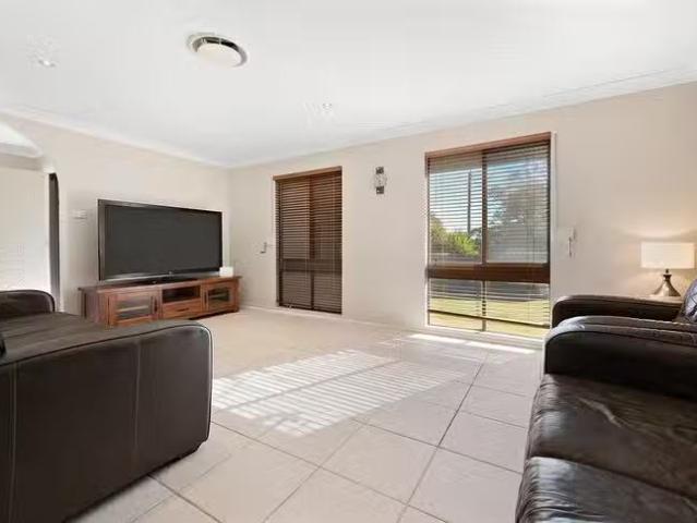 Cozy 40 Croudace Road, Tingira Heights, NSW 2290