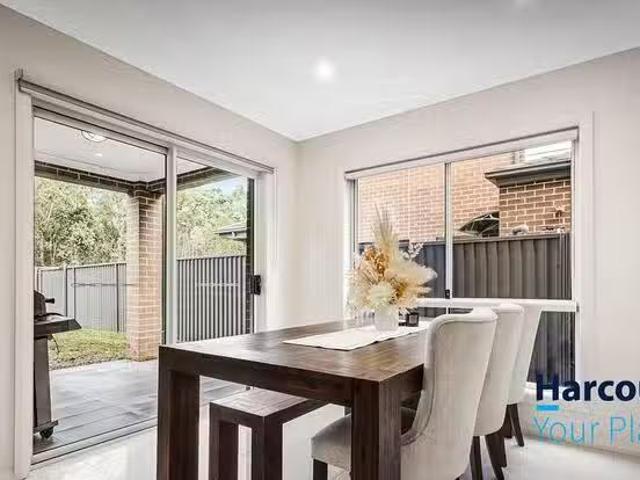 Cozy 40 Nagle Street, Jordan Springs, NSW 2747