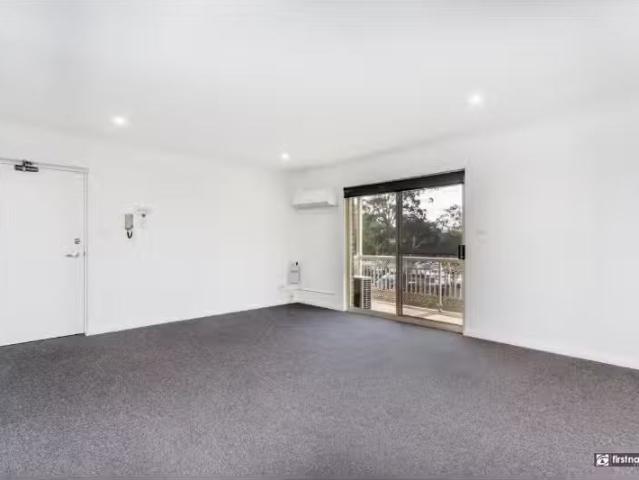 Just in! 4/109 Station Street, Penrith Apartment for rent Lis.