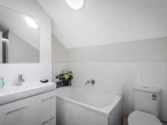 For Rent! 4/10 Braddon St, Oxley Park Townhouse for rent List.