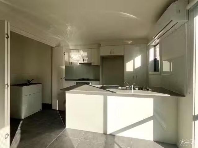 Just in! 4/14 Lampard Road, Drouin, VIC 3818