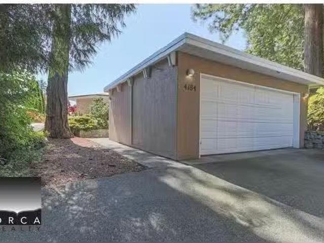 Nice 4184 Rose Crescent, West Vancouver, BC, V7V 2N8 house f.