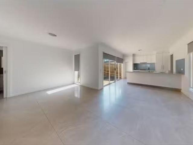Deal! 41 Wills St, Westmeadows House for rent Listed by Laura.