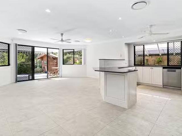 Rental! 41 Casuarina Drive, Elanora, QLD 4221