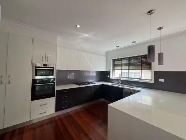 Cozy 41 Millawa Avenue, St Albans VIC 3021