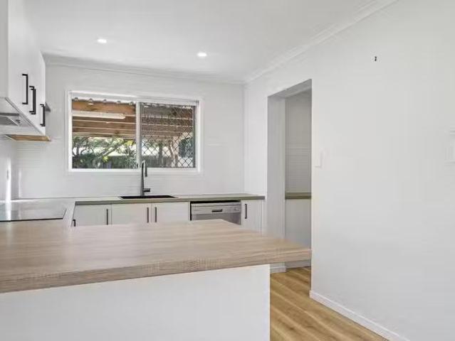 Cozy 41 Shanahan Street, Redland Bay, QLD 4165