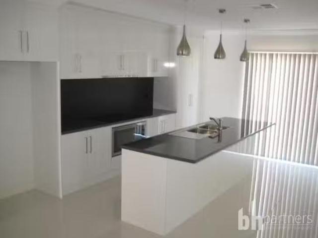 Just in! 41A Eringa Avenue, Loxton, SA 5333