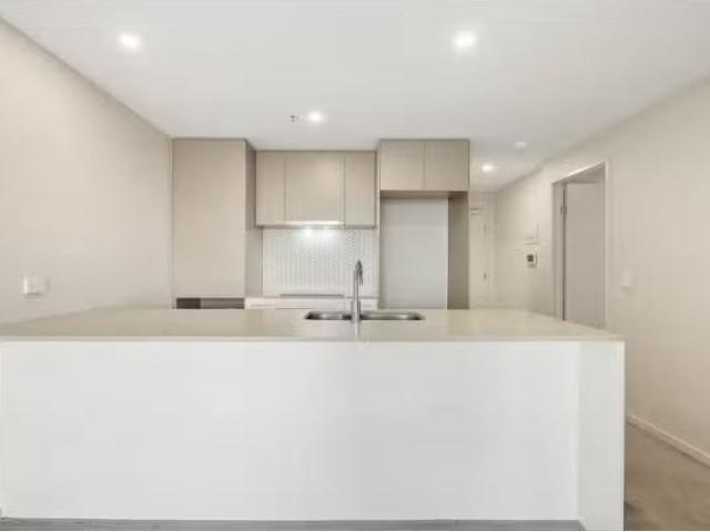 Cozy 421/335 Anketell Street, GREENWAY Apartment for rent Lis.