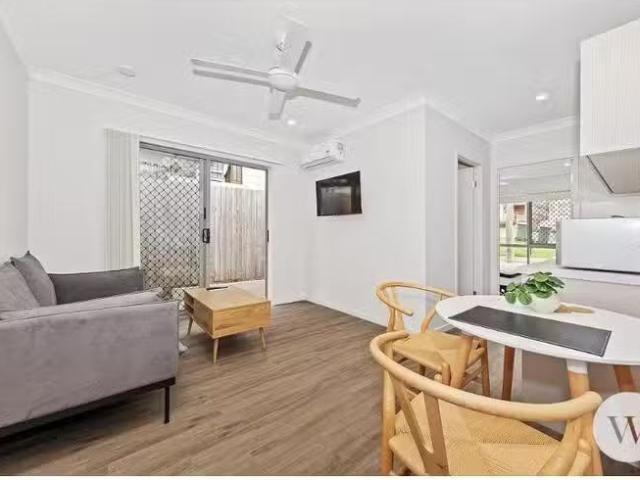 Charming 4/213 Sibley Road, Wynnum West, QLD 4178
