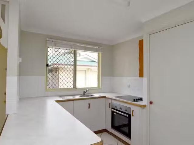 Nice 4/21 Shaw Street, New Auckland, QLD 4680