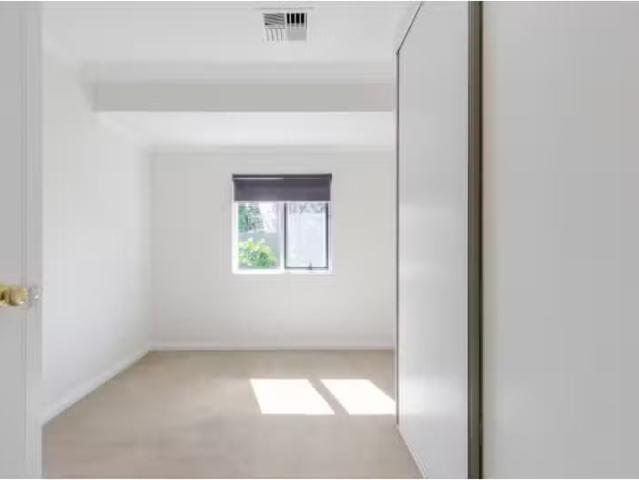 Unique 4/22 Randolph Av, Parkside Apartment for rent Listed b.