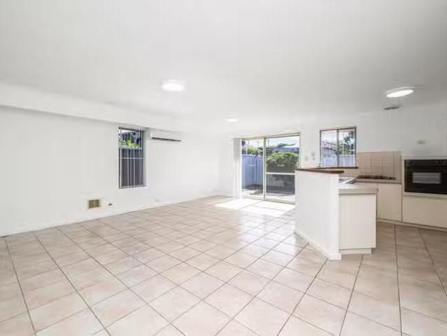 Cheap 4/264 Hampton Road, Beaconsfield, WA 6162