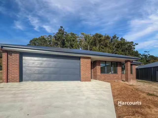 Rental! 42 Jerling Street, WEST ULVERSTONE, TAS 7315 House f.