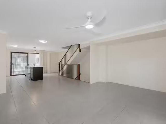 For Rent! 43/10 Riverview Road, Nerang, QLD 4211