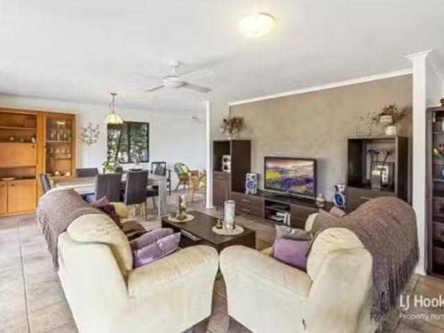Just in! 434 Warrigal Road, Eight Mile Plains, QLD 4113