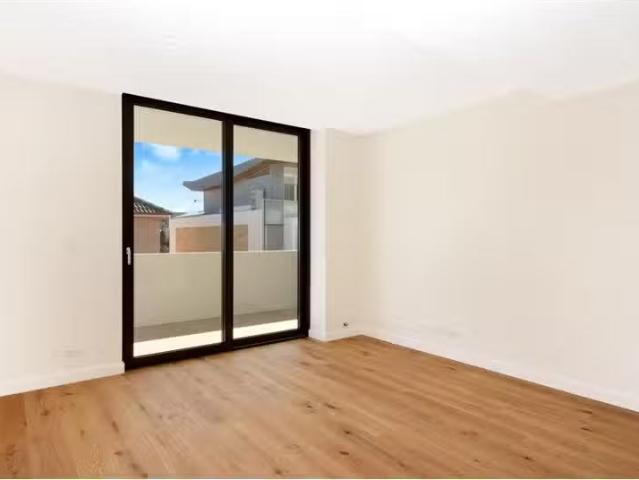 Unique 4/37 41 Ramsgate Avenue, BONDI BEACH Apartment for rent.