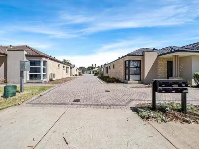 For Rent! 4/7 Waldon Street, Wilson, WA 6107
