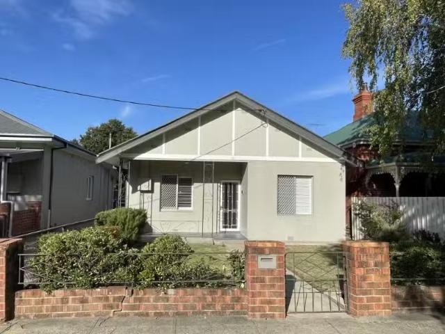 Charming 442 Olive Street, ALBURY House for rent Listed by Lu.