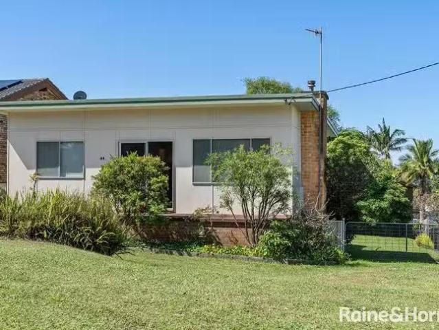 Deal! 44 Garside Road, Mollymook Beach, NSW 2539