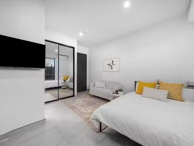 New 45 Treetops Avenue, South Penrith Apartment for rent List.
