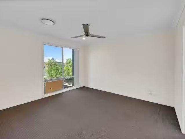 Nice 45 Coogee Terrace, Blacks Beach, QLD 4740