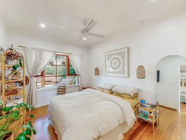 Just in! 45 Curtain Road, HURSTBRIDGE House for rent Listed b.