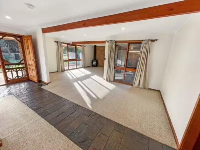 Cozy 45 Lawrence Road, Point Lonsdale VIC 3225 House For Lease