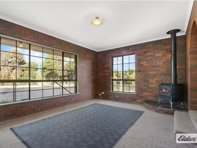 Charming 45 Russell Street, Howlong House for rent Listed by.