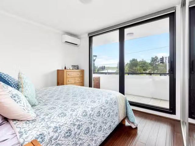 Deal! 460/221 Sydney Park Road, Erskineville, NSW 2043