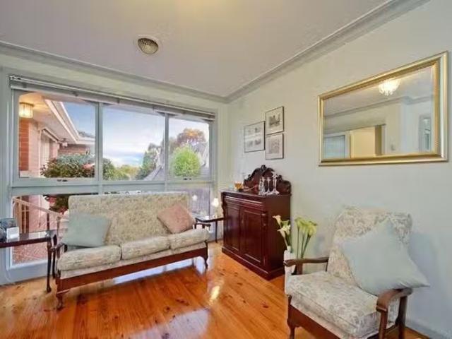 Just in! 4/68 Medway Street, Box Hill North, VIC 3129