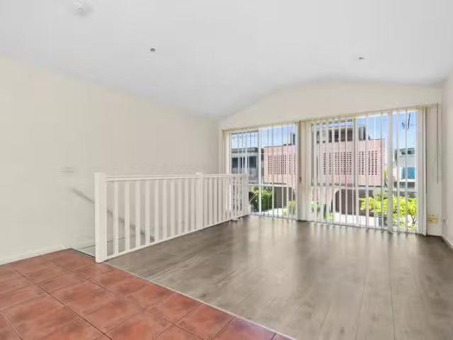 Cozy 46 Hunter Street, Richmond VIC 3121