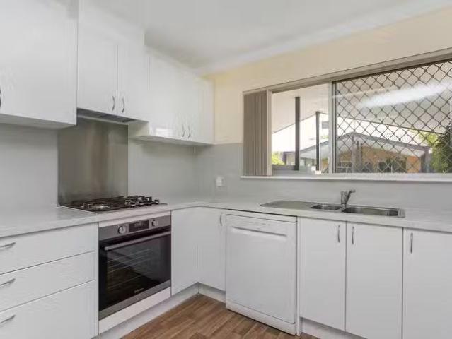 Nice 4/80 Clydesdale Street, Como, WA 6152