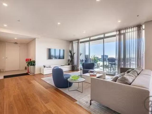 Charming 48/1 Barracks Lane, Mandurah, WA 6210