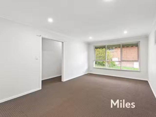 Nice 4/8 10 Fernside Avenue, Briar Hill VIC 3088
