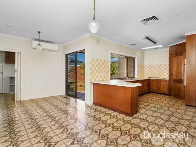 Nice 48 Allison Street, Sunshine West VIC 3020